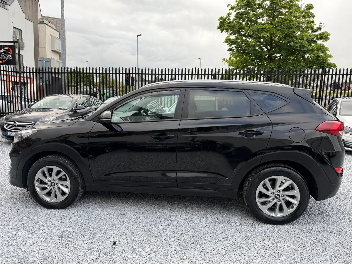 2016 (162) Hyundai Tucson 1.7 D SE NAV - Image 4