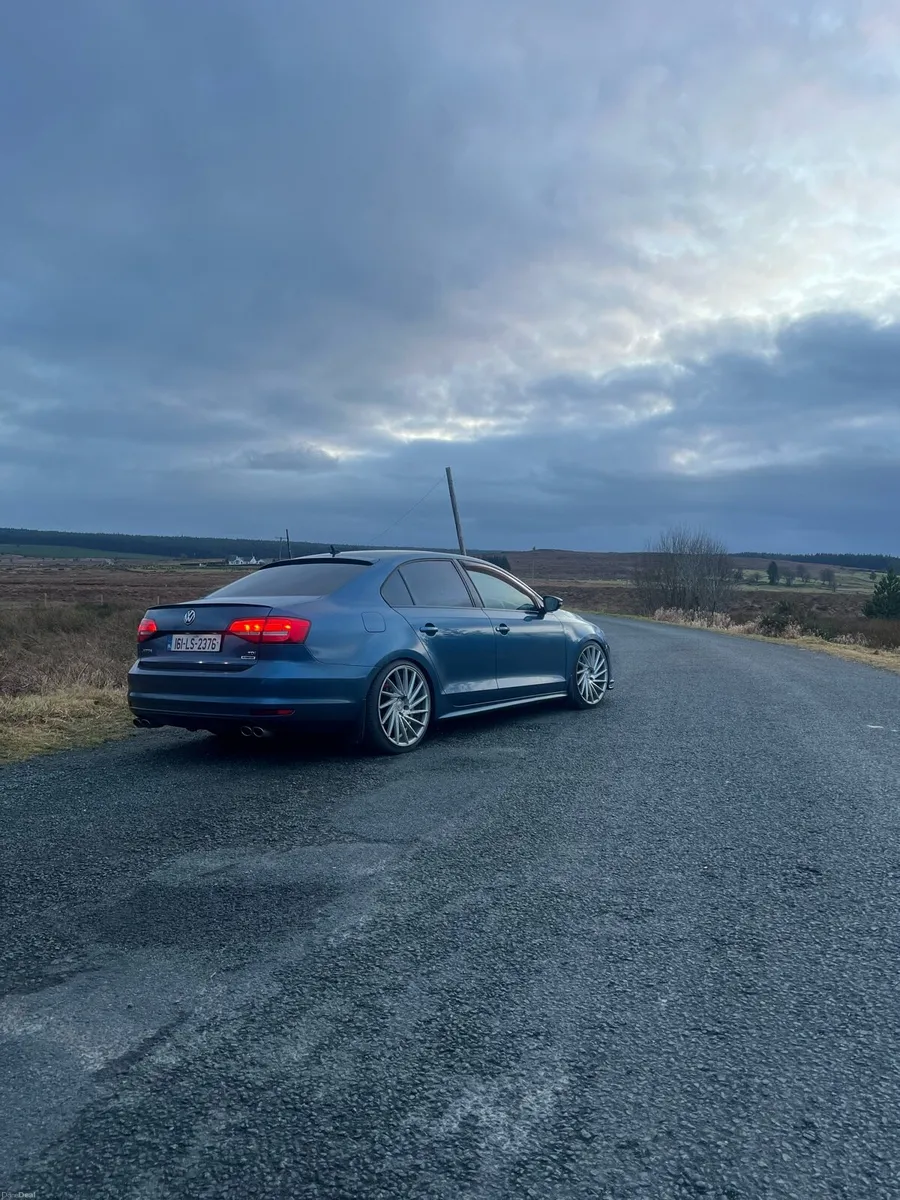 Volkswagen Jetta - Image 4