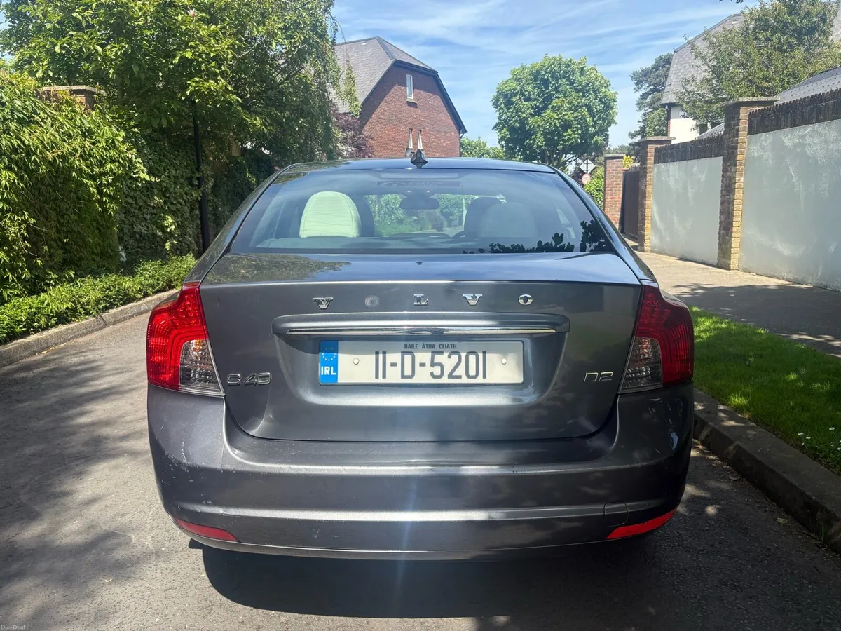 11 VOLVO S40 1.6 DIESEL - Image 4
