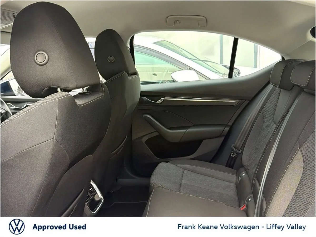 Skoda Octavia STYLE AUTO 2.0TDI 115HP DSG *LAVA BL - Image 6