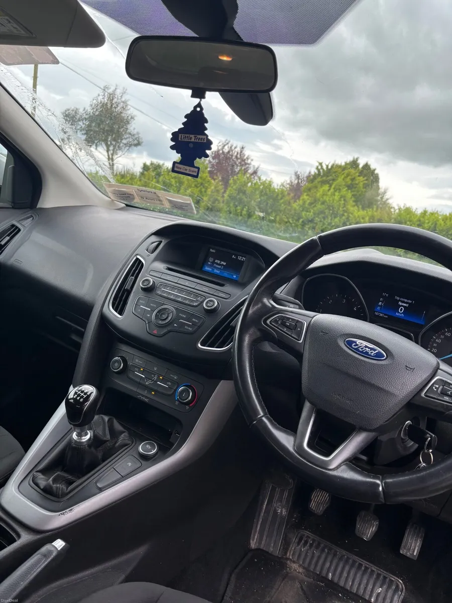 Ford Focus 2015 - Image 2