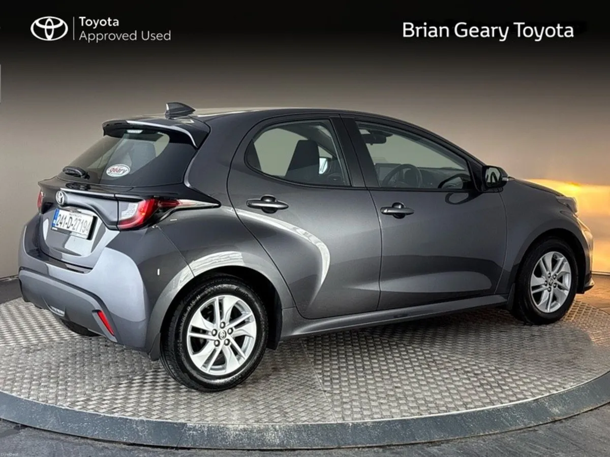 Toyota Yaris 1.5 LUNA Manual - Image 2