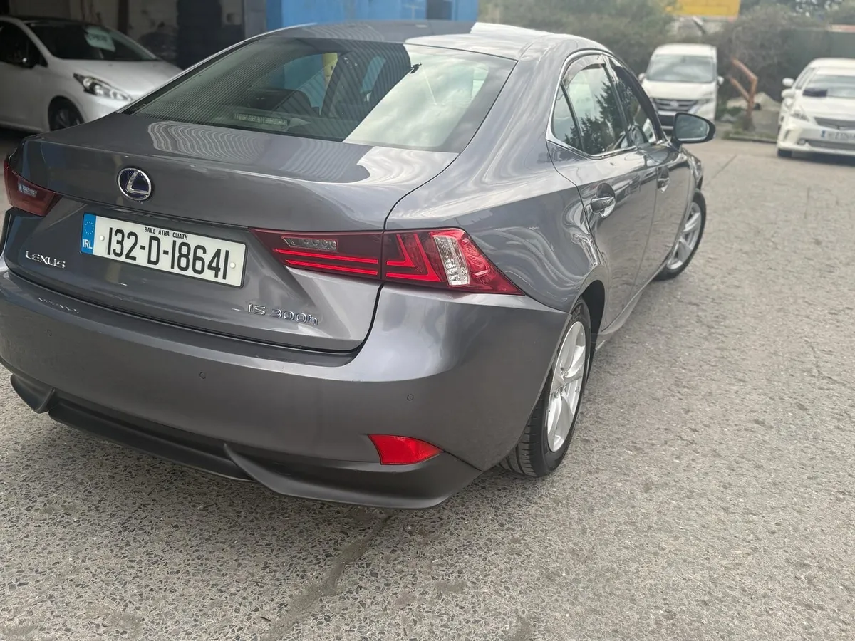 Lexus IS 2013 - Image 4