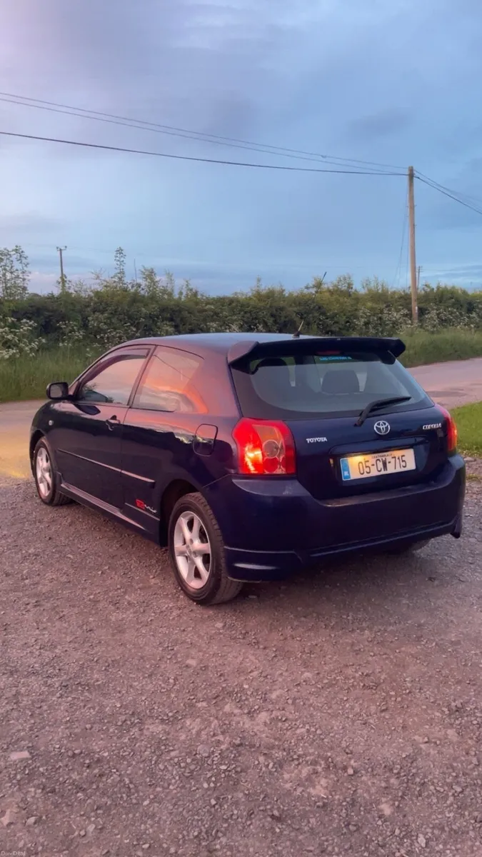 2005 Toyota Corolla - Image 4