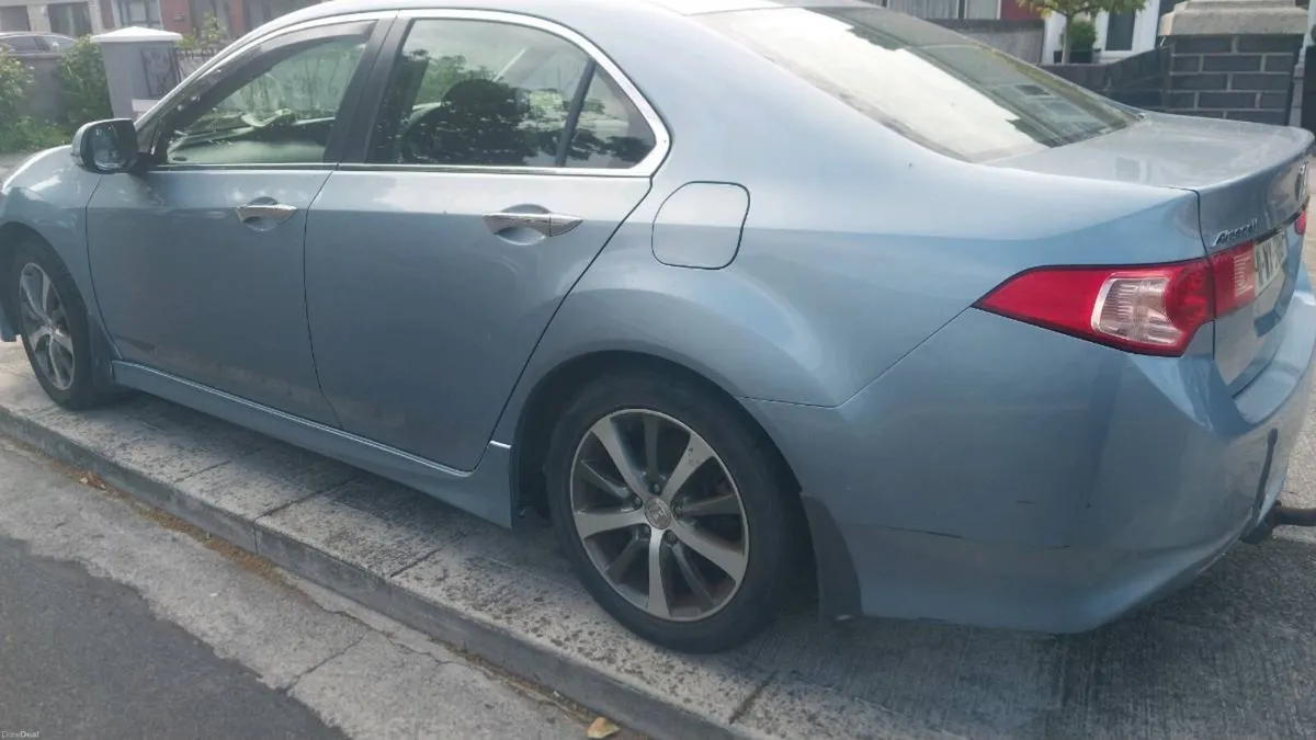 Car - Image 2
