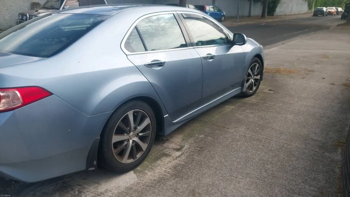 Car - Image 1
