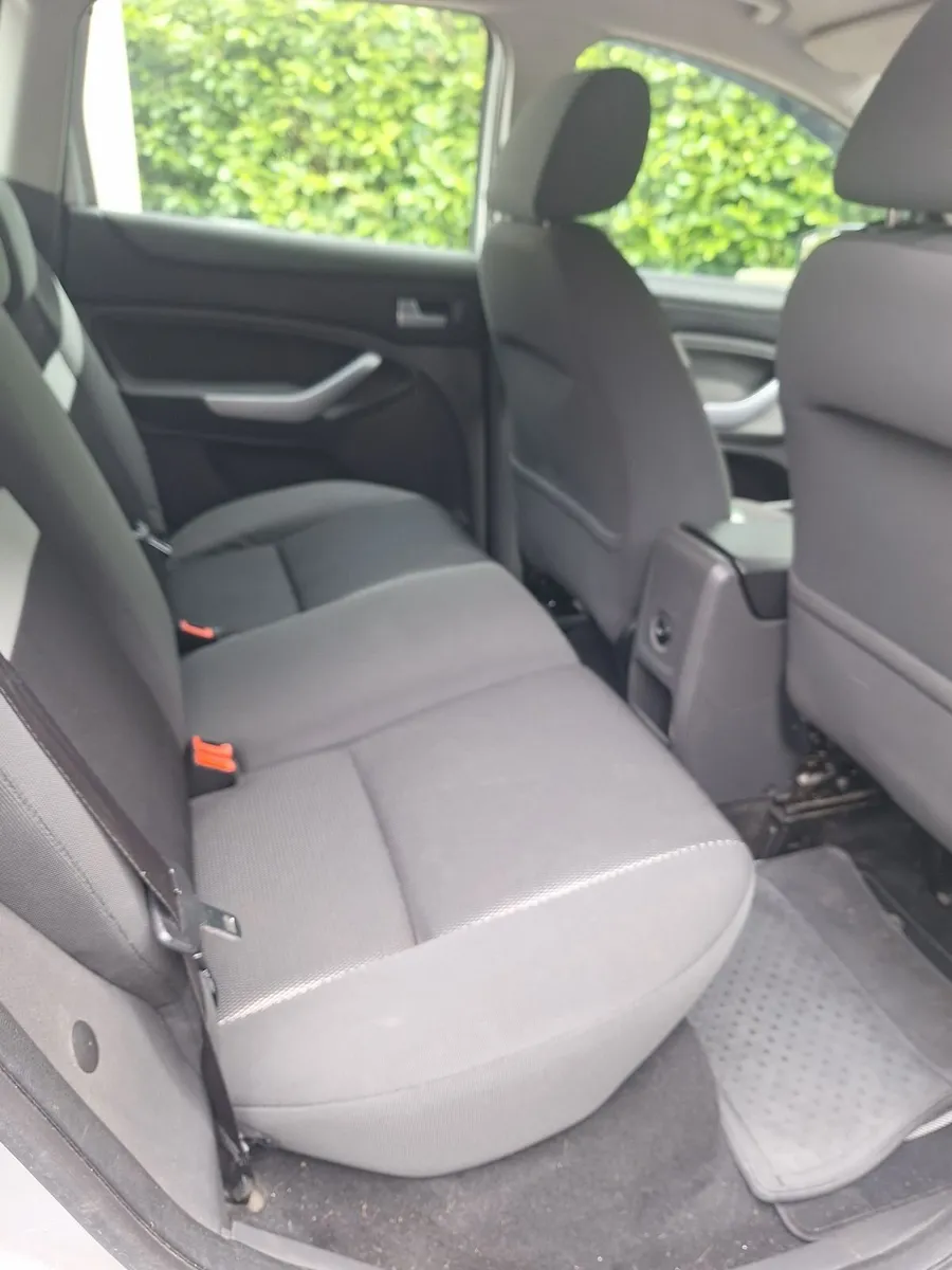 Ford Kuga 2010 - Image 2