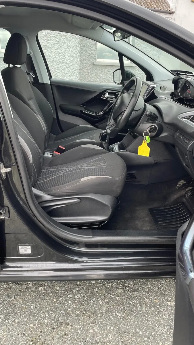 Peugeot 208 2012 - Image 6