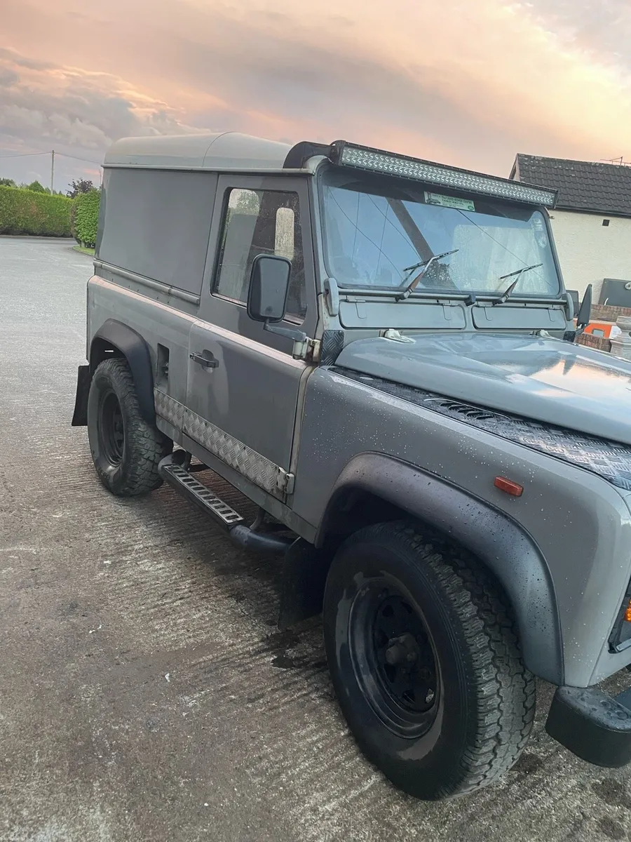 Land Rover defender - Image 1
