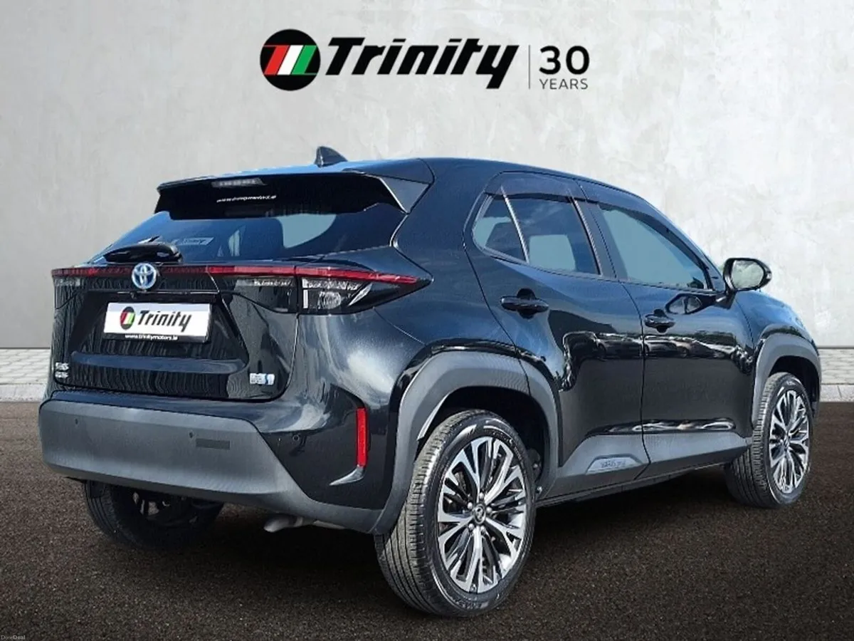 Toyota Yaris Cross ** 1.5 HYBRID ** AUTO ** HUGE S - Image 3