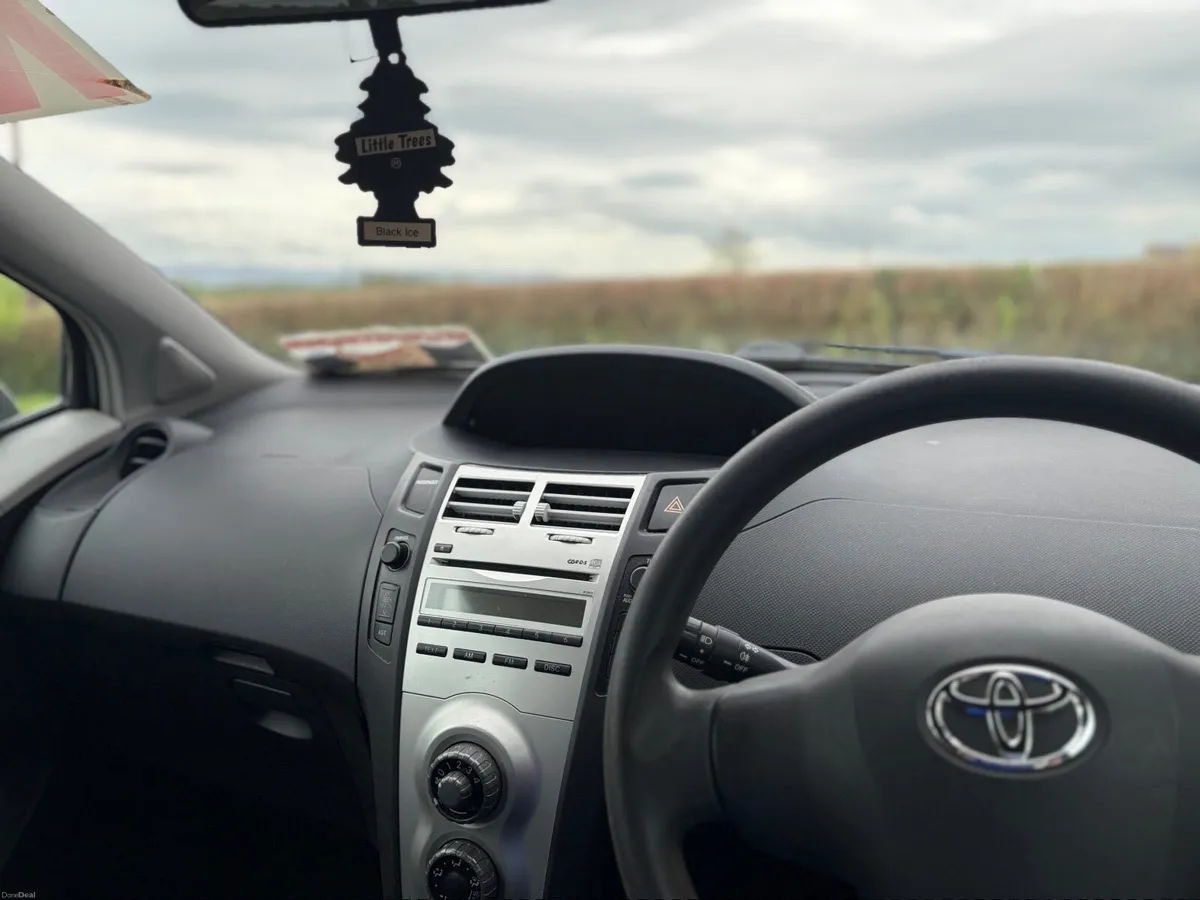 Toyota Yaris 2008 - Image 2