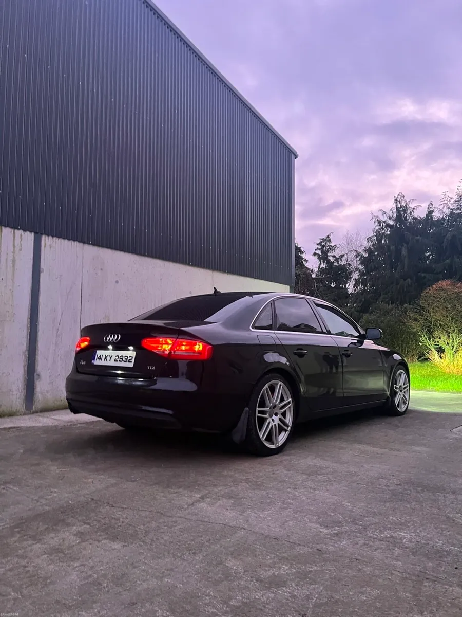 Audi A4 2014 - Image 2