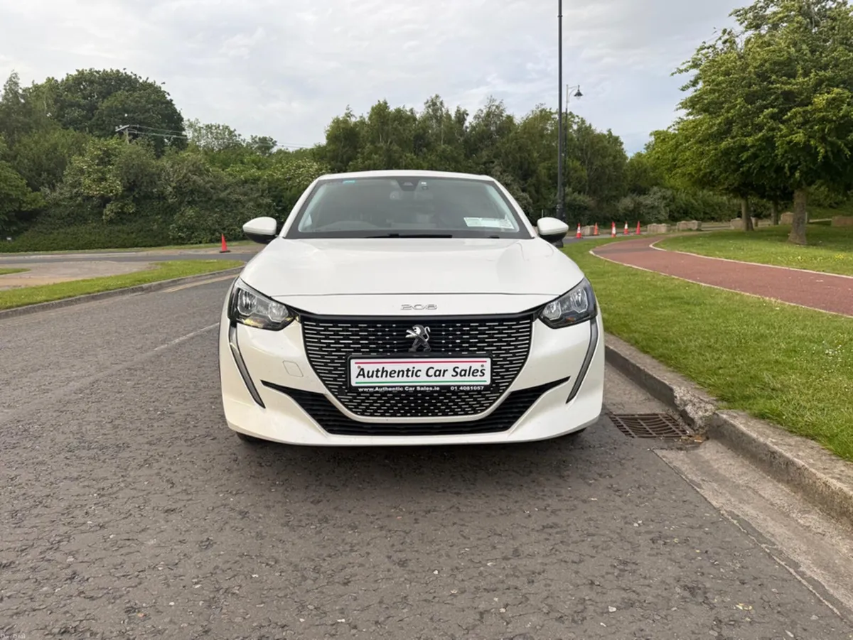 Peugeot 208 ALLURE 136BHP 50 KWH 4DR A AUTO - Image 3