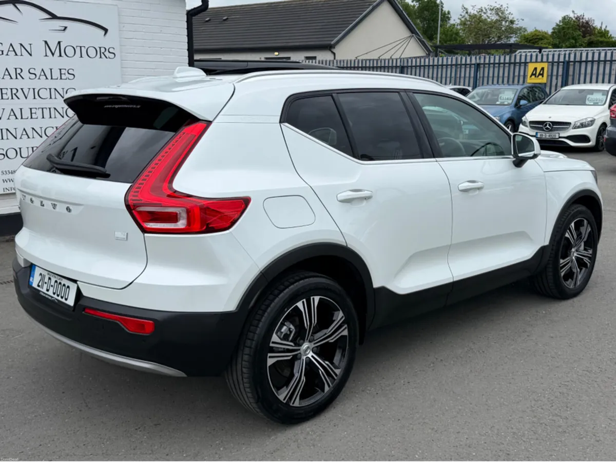 Volvo XC40 INSCRIPTION 1.5 T4 RECHARGE - Image 3