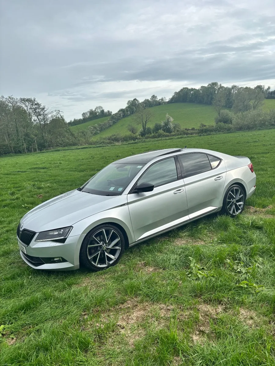 2017 Skoda Superb 2.0 TDI Ambition Sport Line - Image 1