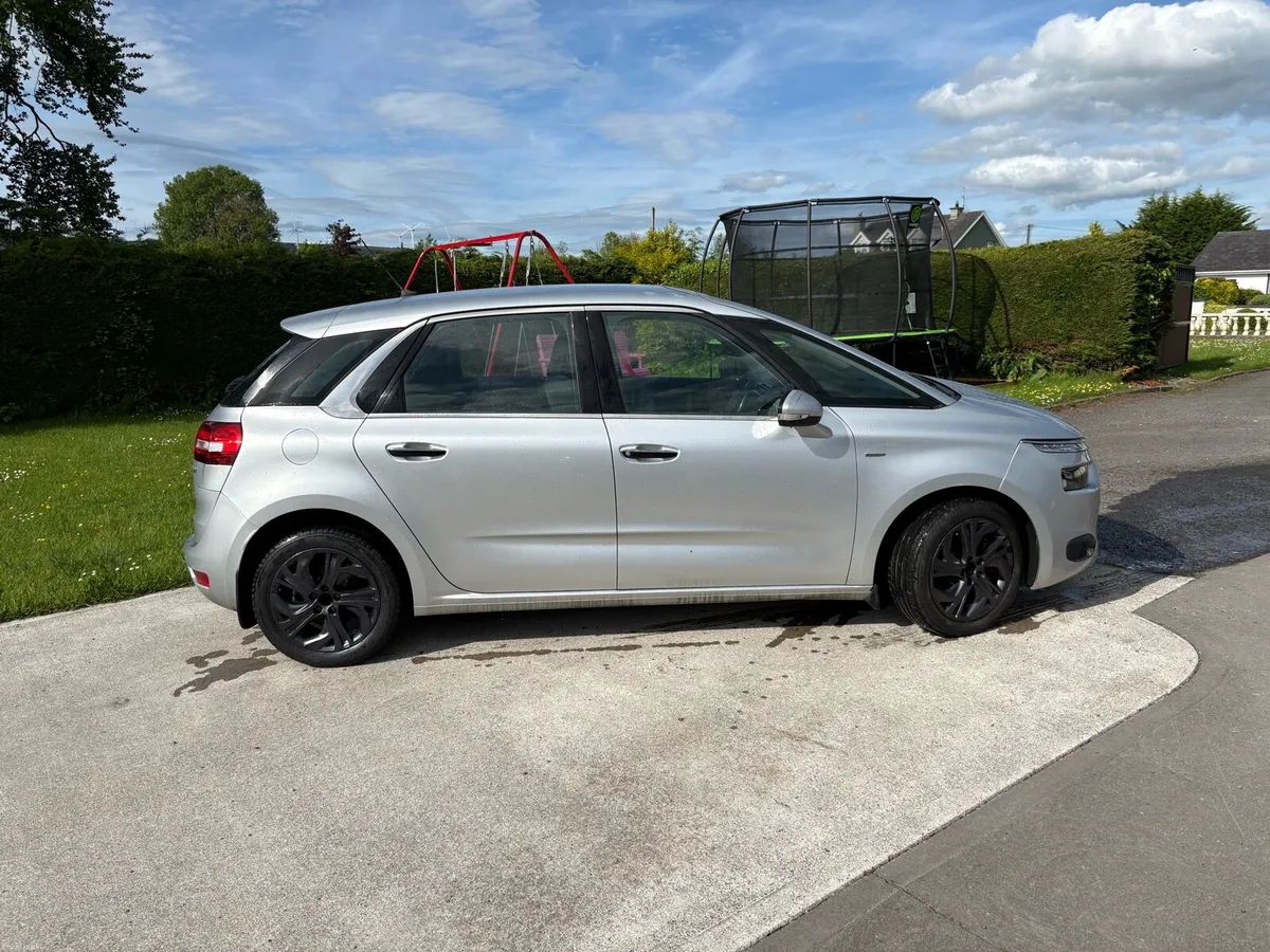 142 CITROEN C4 PICASSO 1.6 DIESEL EXECUTIVE - Image 2