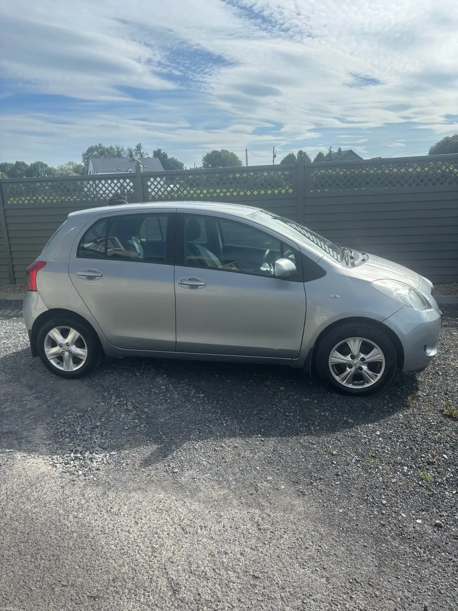Toyota Yaris - Image 2