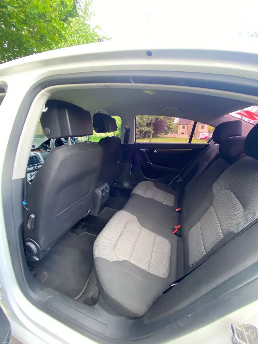 Volkswagen Passat 2013 - Image 1