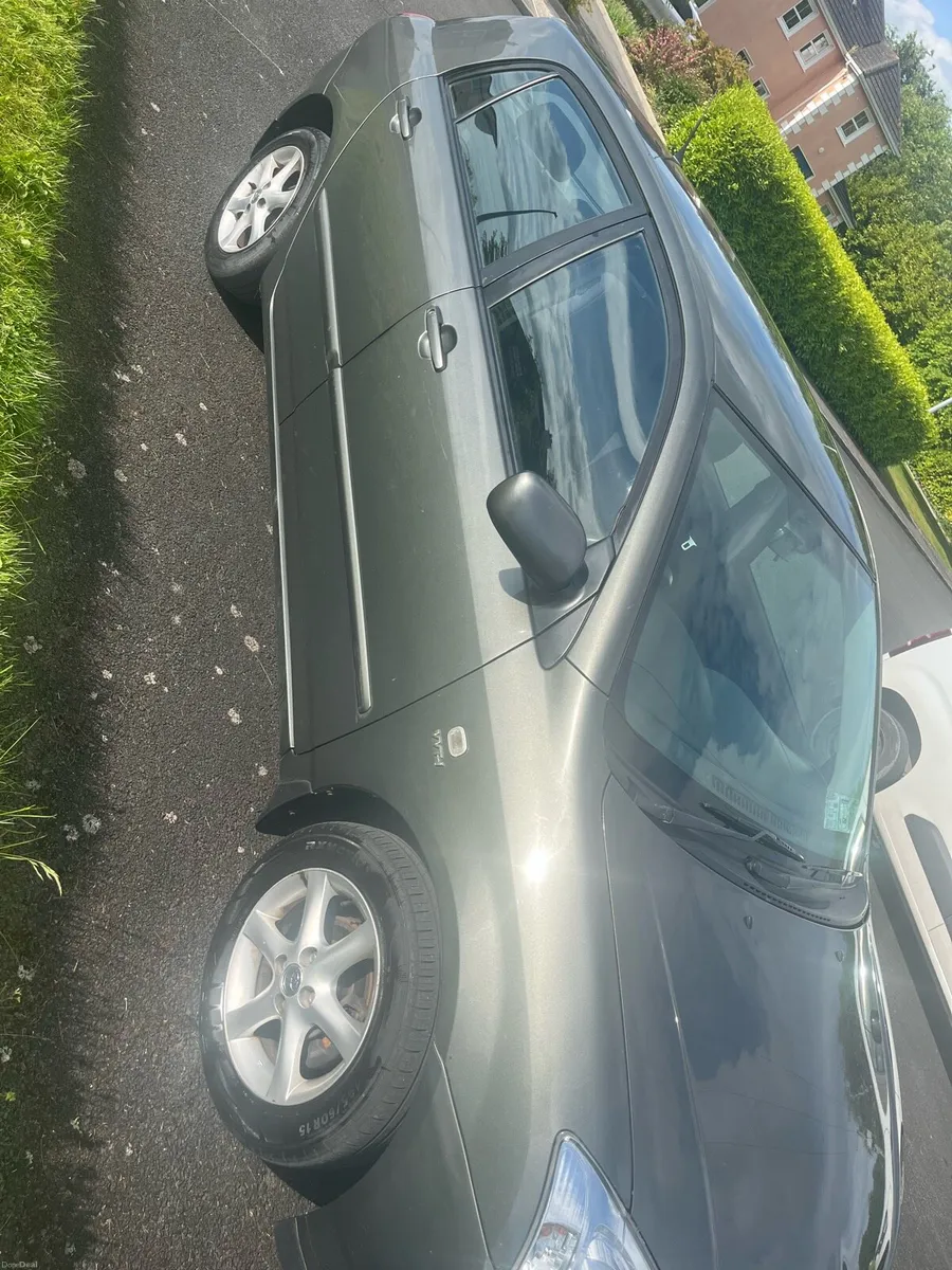 Car - Image 4