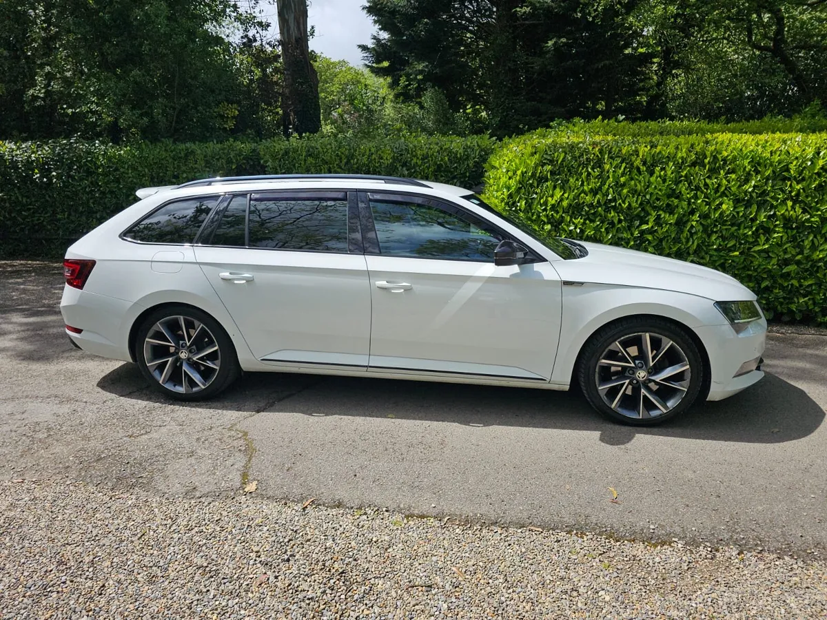 Skoda Superb Sportline - Image 2