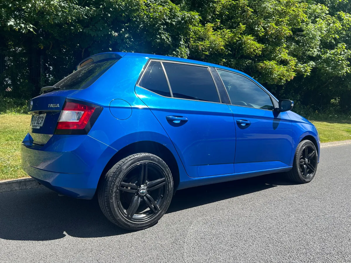 Skoda Fabia 2016 - Image 2