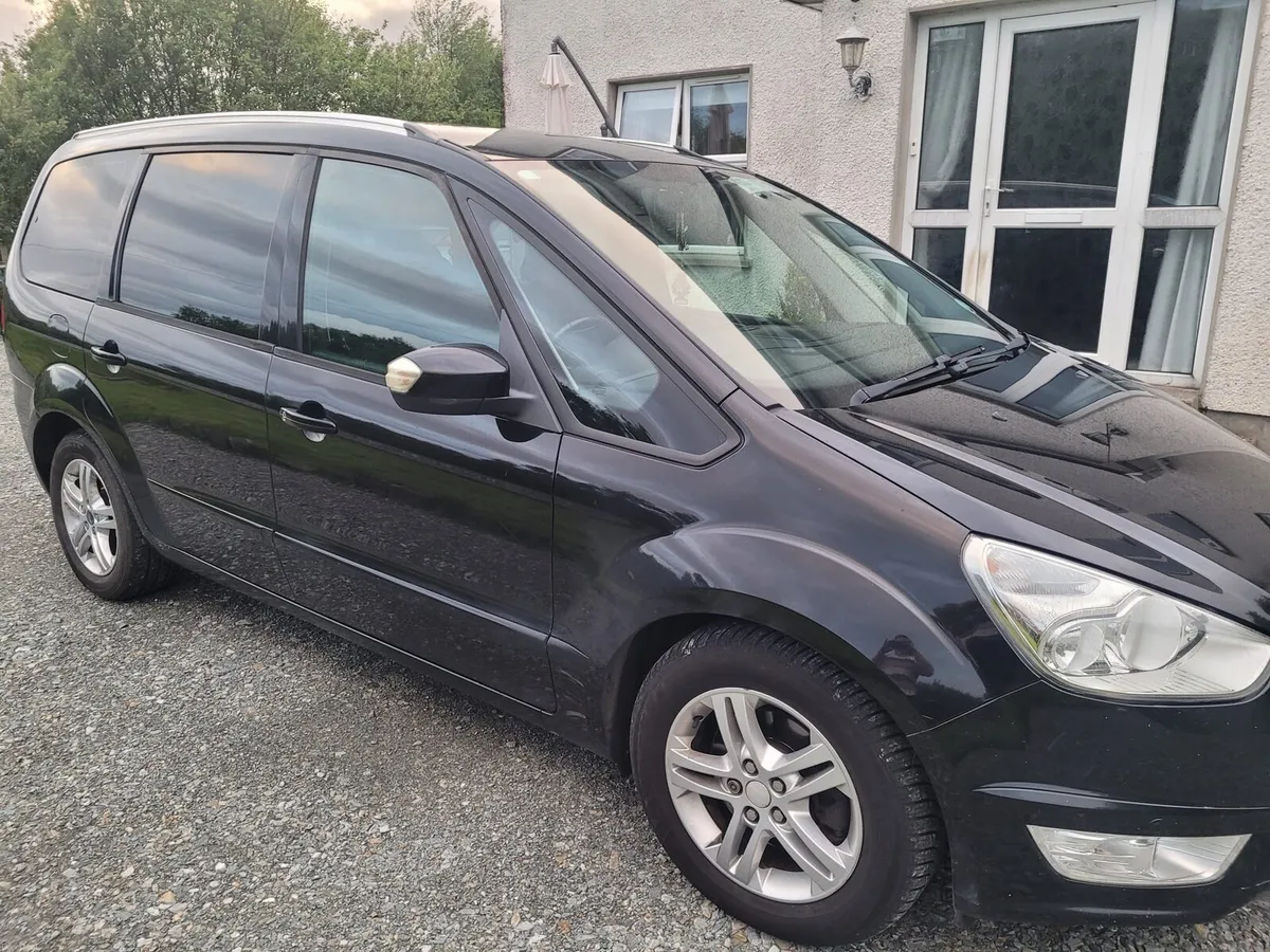131 Ford Galaxy - Image 2