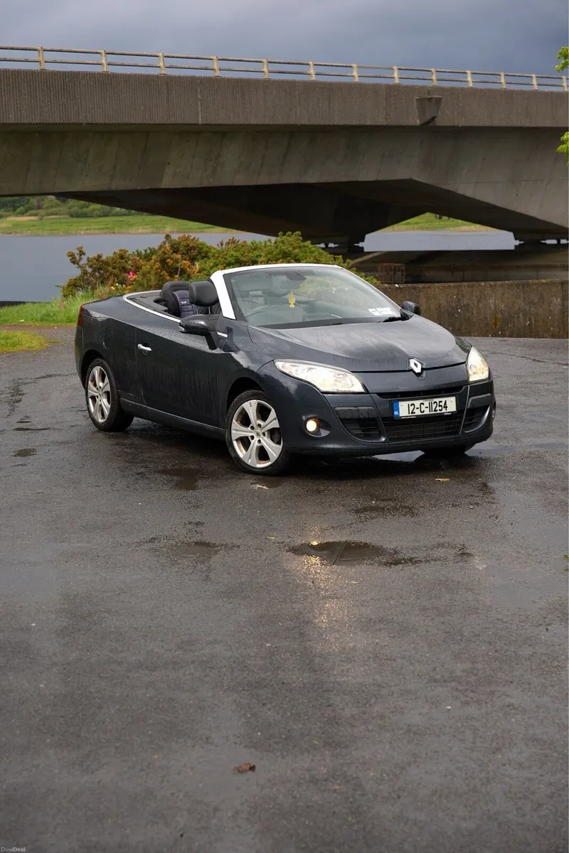 Megane convertible diesel NCT+TAX €2800 - Image 1