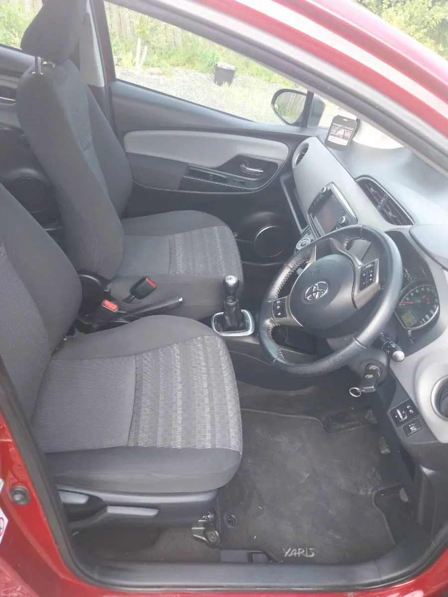 2017 Toyota Yaris 1.0l Petrol (Manual) - Image 3