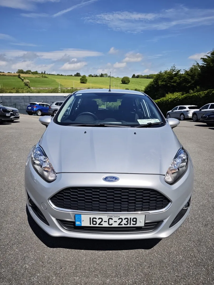 162 Ford Fiesta Zetec 1.0 Petrol - Only 82000KM - Image 5