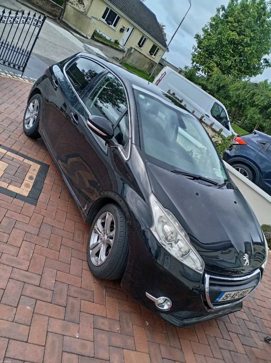 Peugeot 208 - Image 2