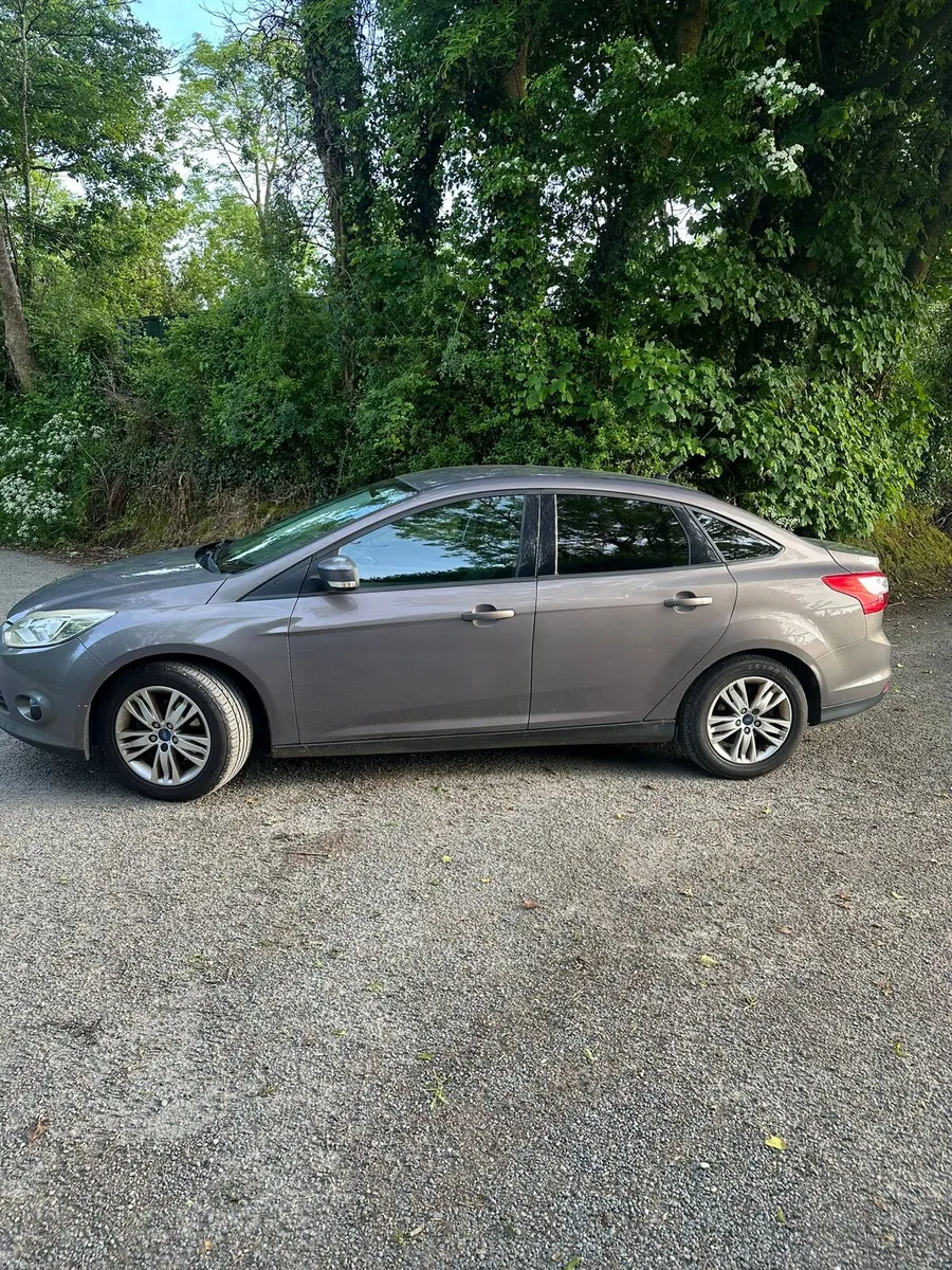 2012 Ford Focus Saloon diesel - Image 4