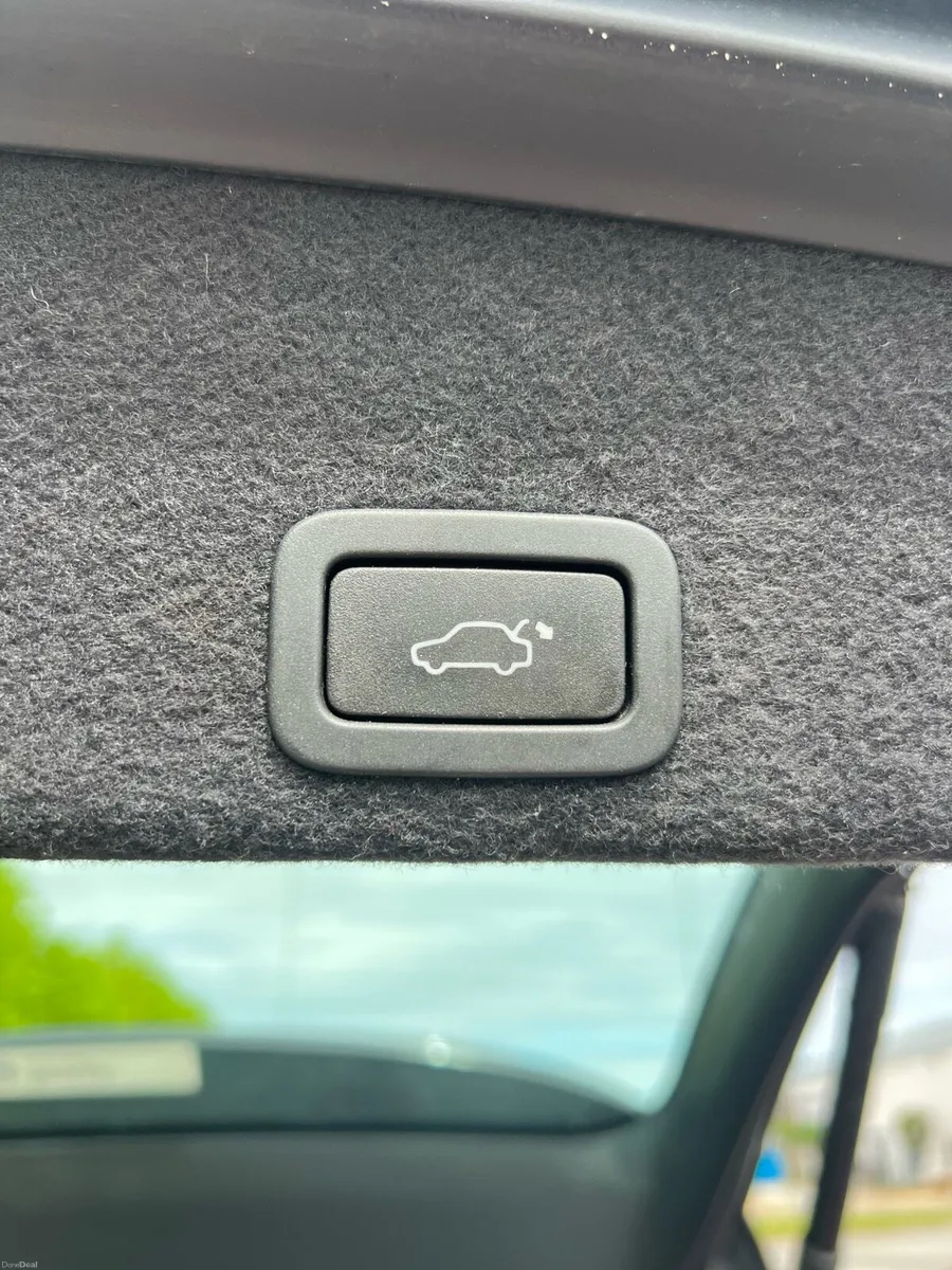 2017 Volvo XC60 Auto 2.0d se Nav 190bhp - Image 6