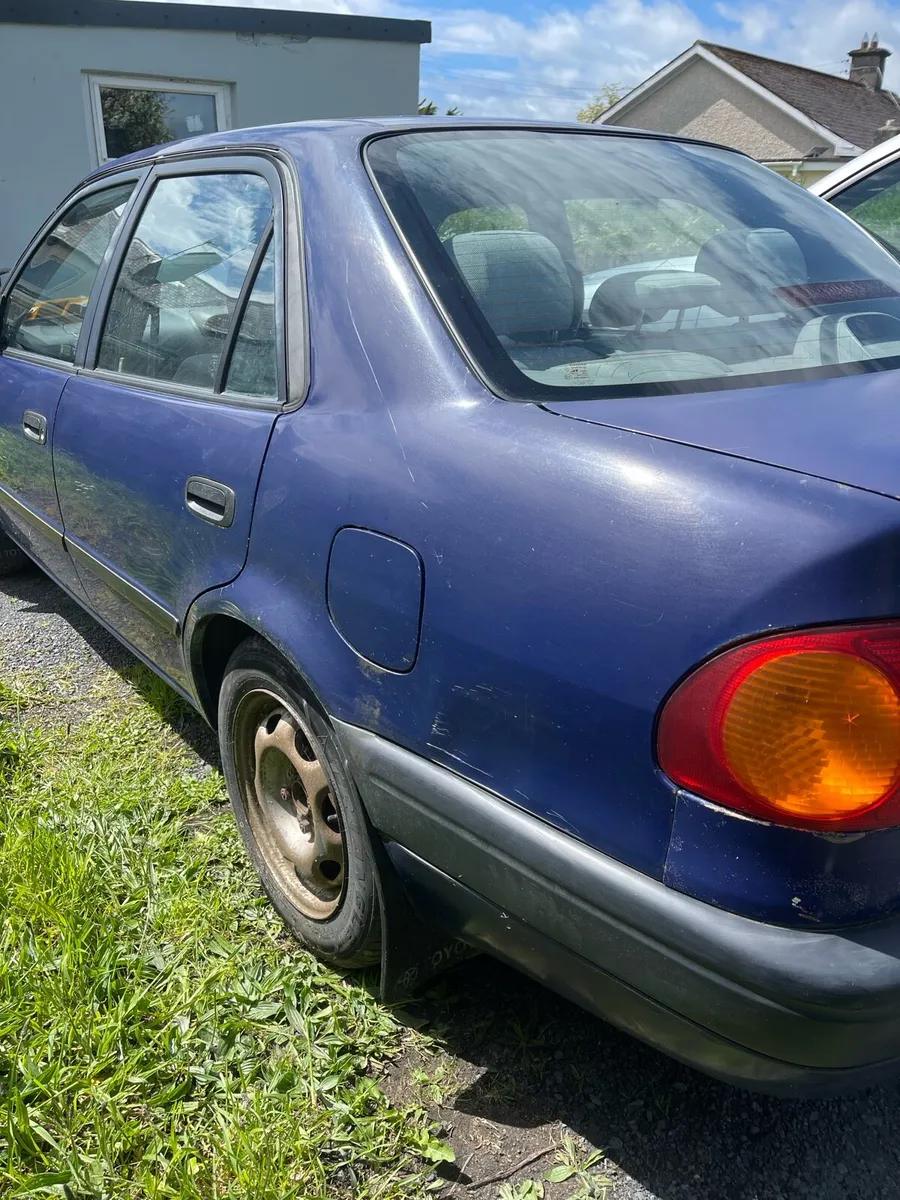 TOYOTA COROLA - Image 4