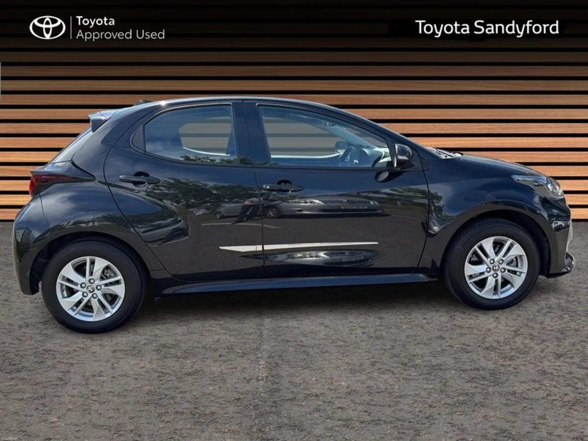 Toyota Yaris HYBRID LUNA // REAR CAMERA // TOYOTA - Image 3