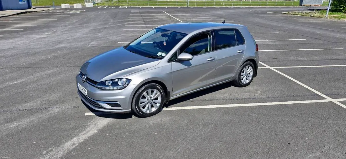 Volkswagen Golf Comfortline &low KILOMETRES ● - Image 1