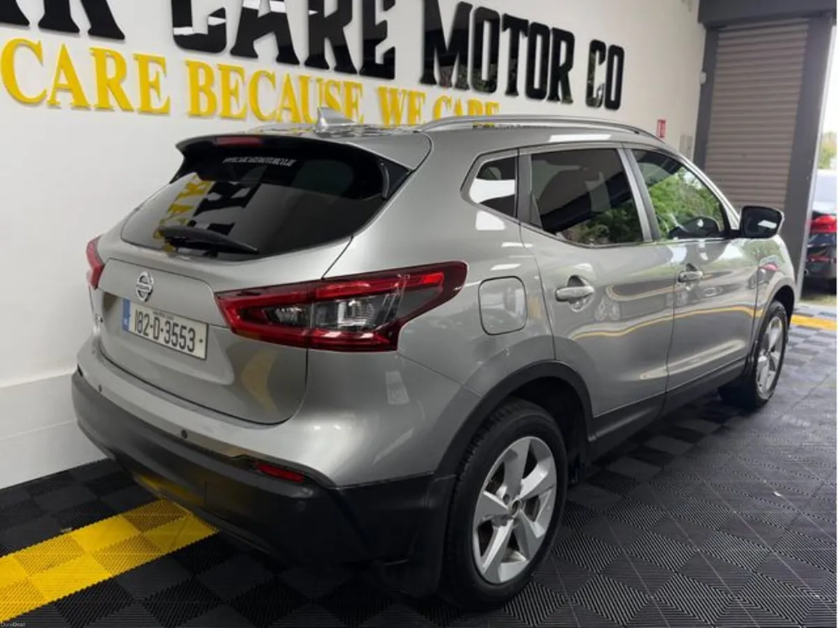 Nissan Qashqai 1.5 SV 18 4DR - Image 4