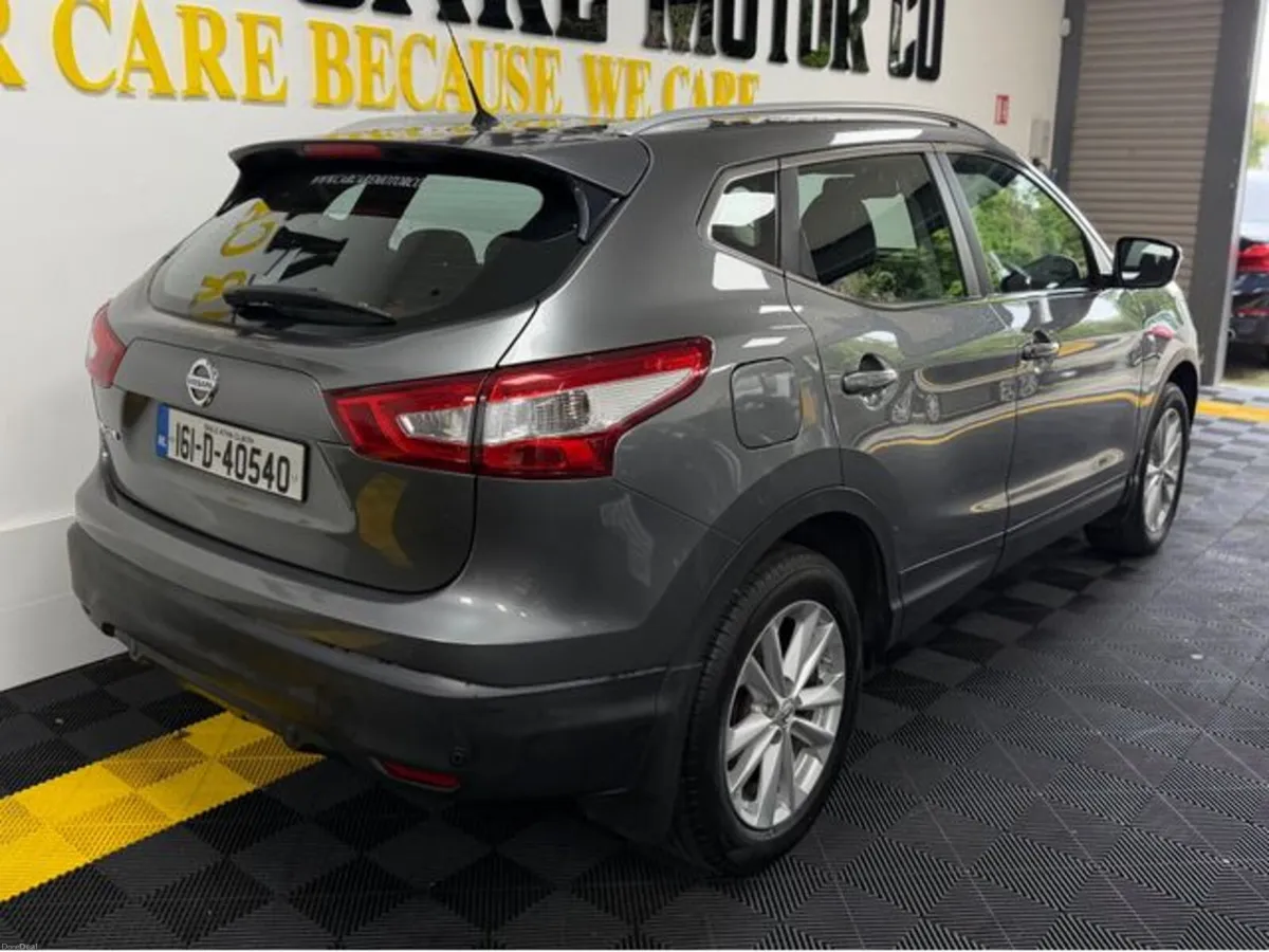 Nissan Qashqai 1.2 SV MY16 SP + NC E6 4DR - Image 4
