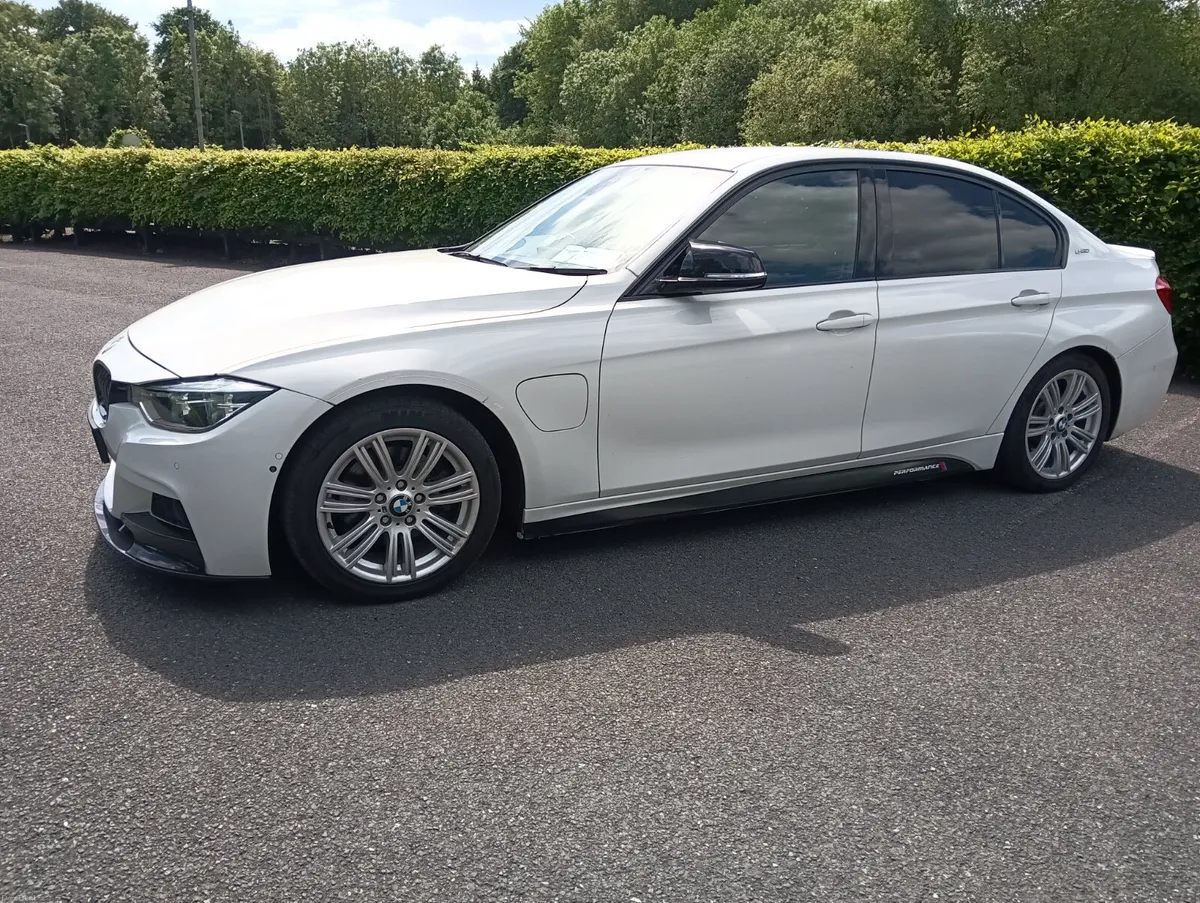 💥2016 BMW 330E Hybrid M-sport Automatic💥 - Image 6