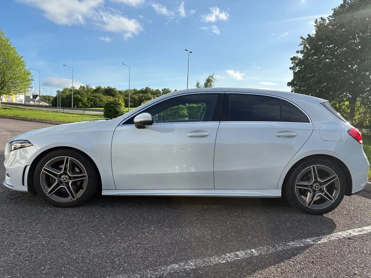 Mercedes A200D AMG Line Premium Plus - Image 4