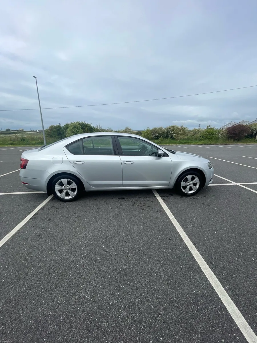 192 Skoda Octavia Ambition 1.6 TDI - Image 3