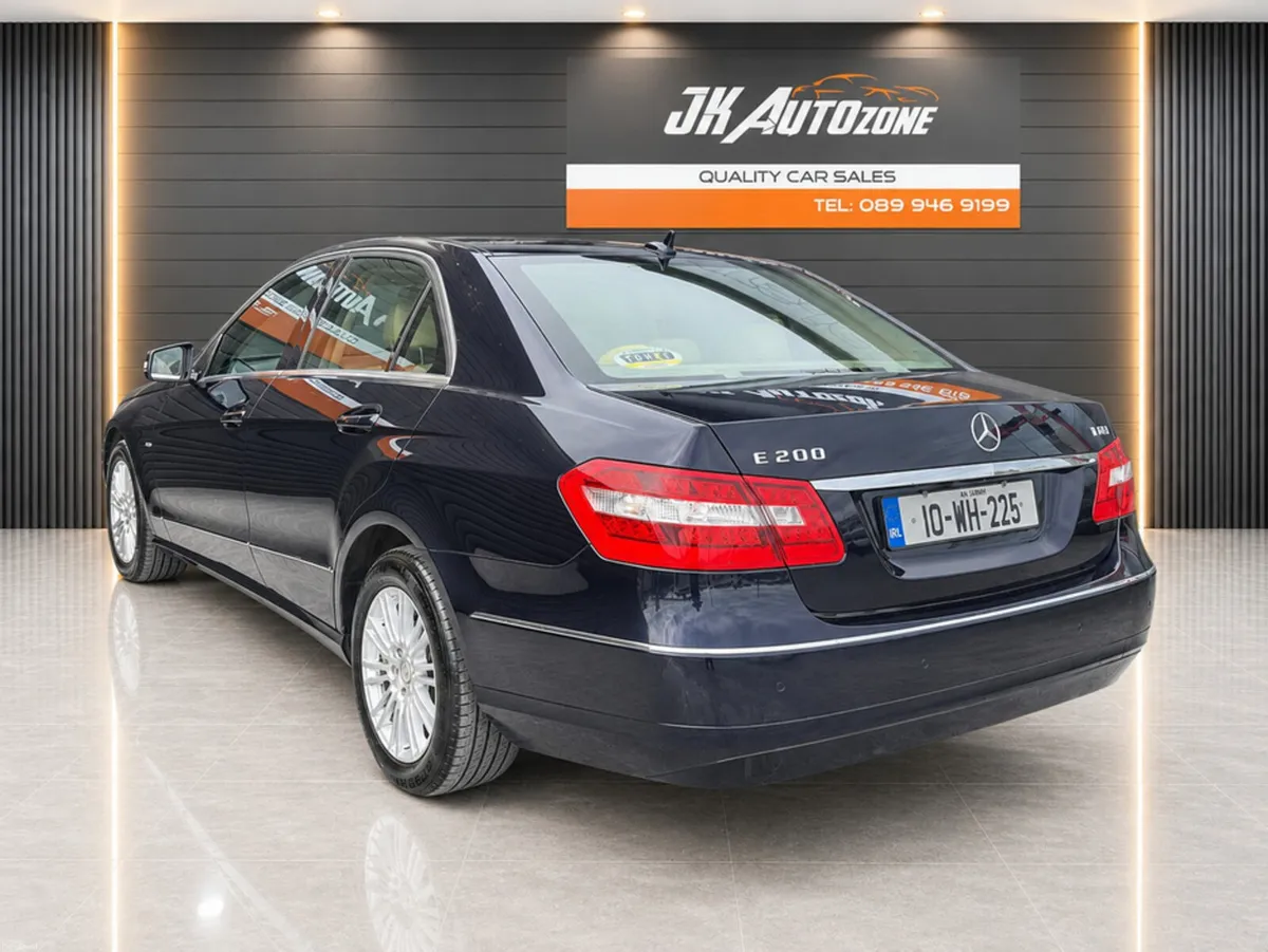 Mercedes-Benz E-Class 200 CDI ELEGANCE 4DR - Image 3