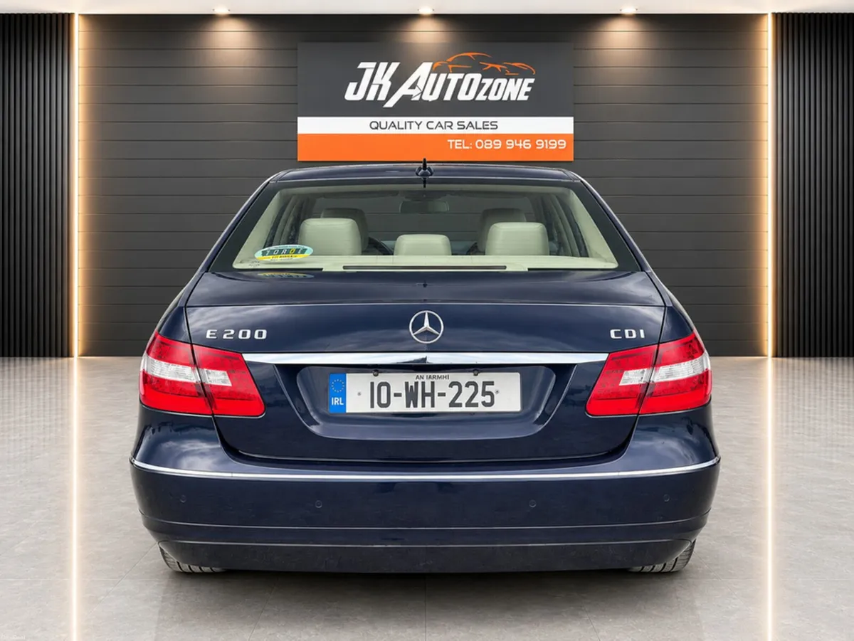Mercedes-Benz E-Class 200 CDI ELEGANCE 4DR - Image 4