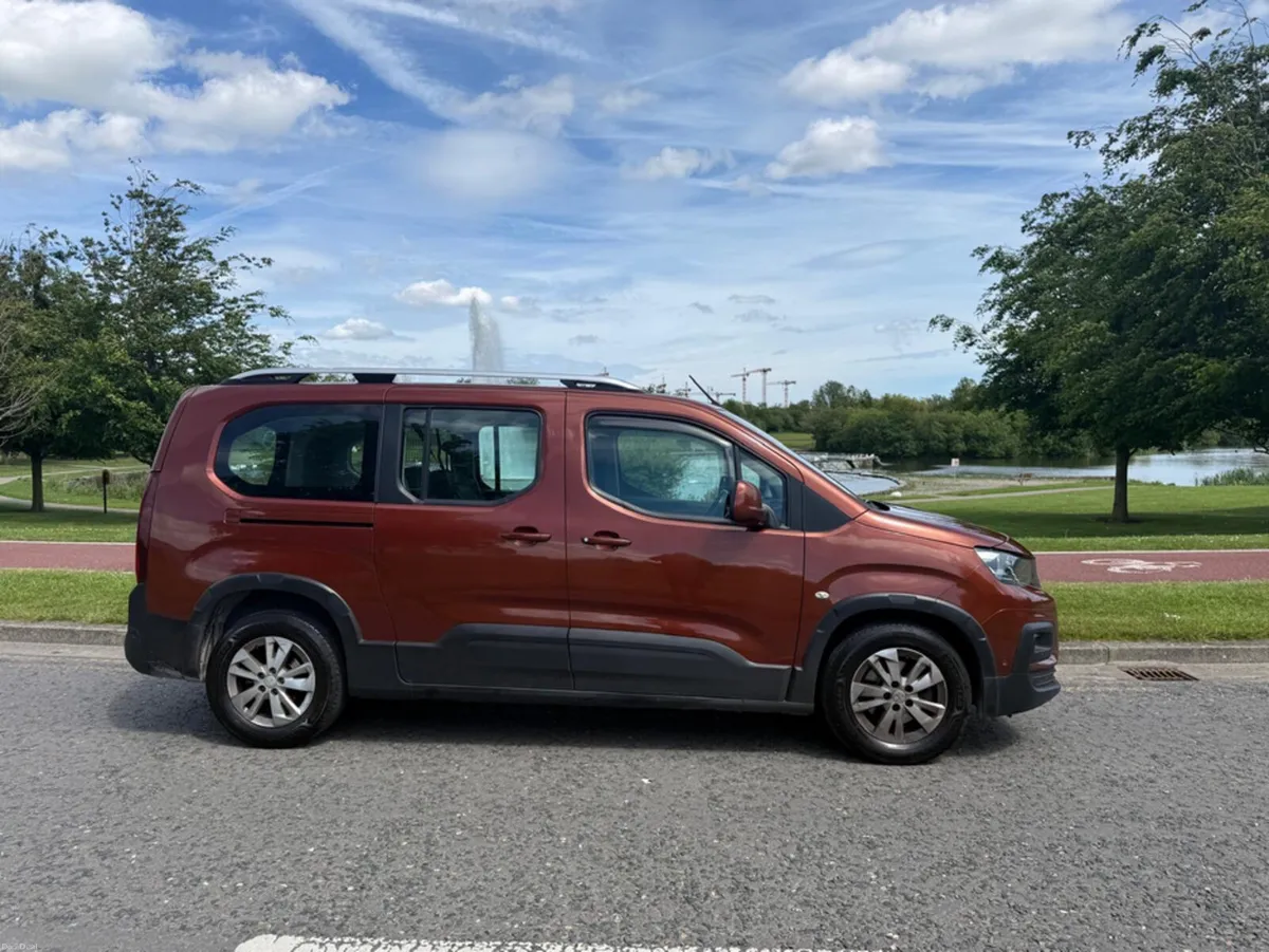 Peugeot Rifter ALLURE LONG AUTO 1.5 HD 4DR - Image 3