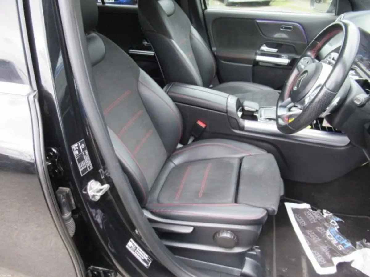 2.0 GLA220d AMG Line (Executive) SUV 5dr Diesel AU - Image 3