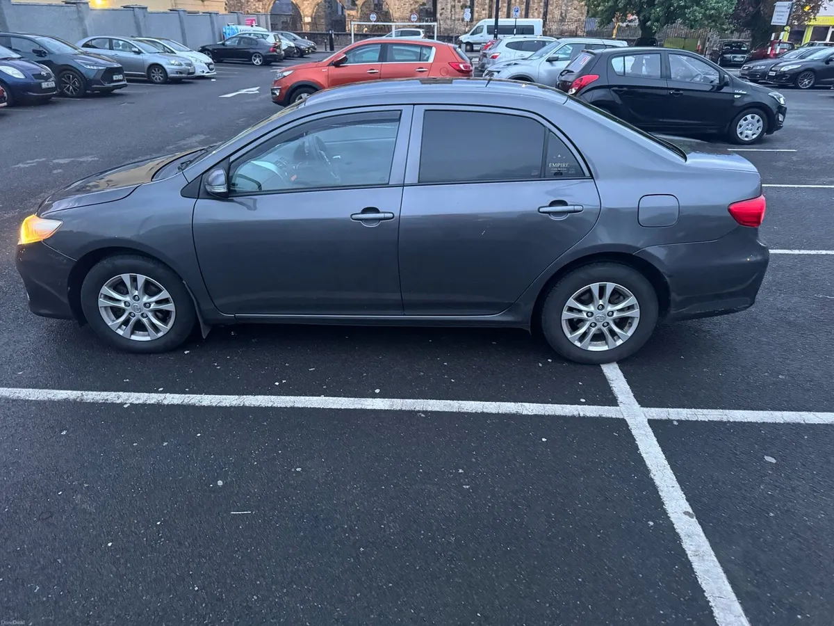 Toyota Corolla - Image 2