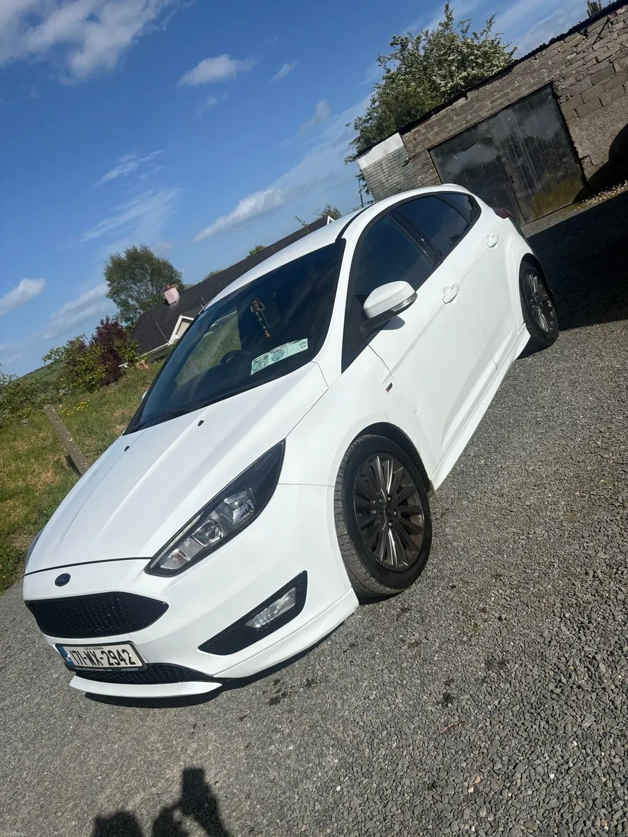 2017 ford focus ST LINE - Image 2