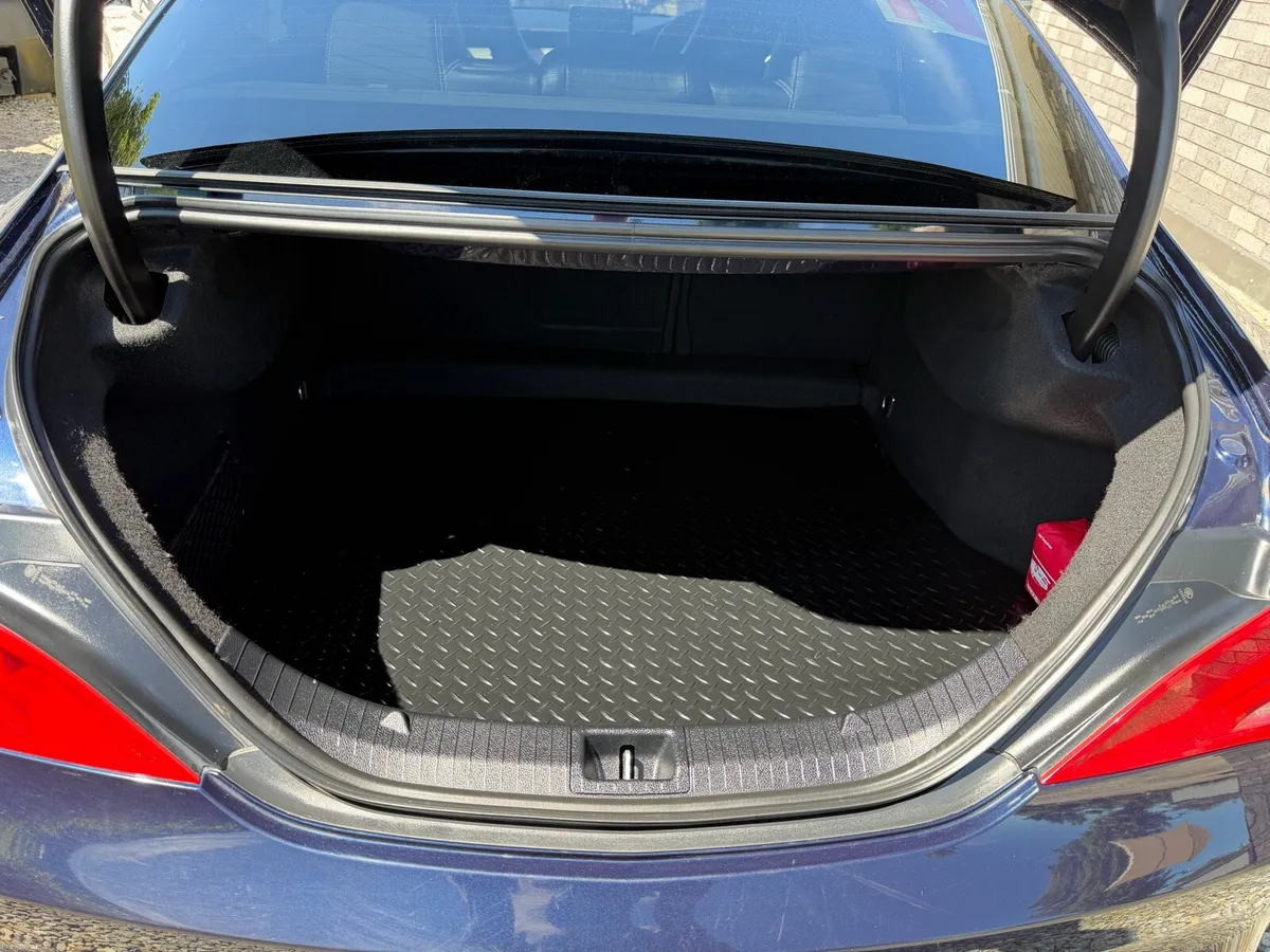 Mercedes-Benz CLA 220D - Image 4