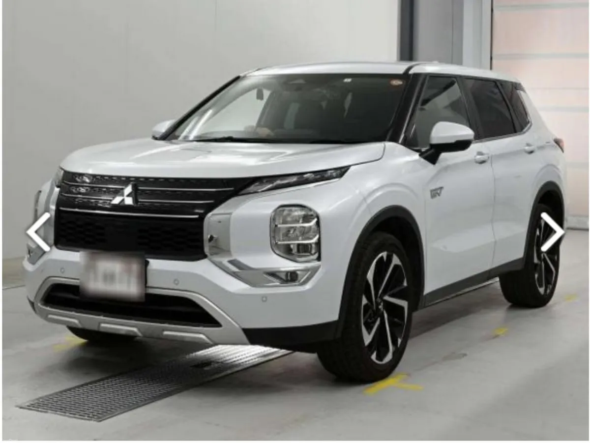 2023 Mitsubishi Outlander 2.4 Plug in hybrid - Image 2