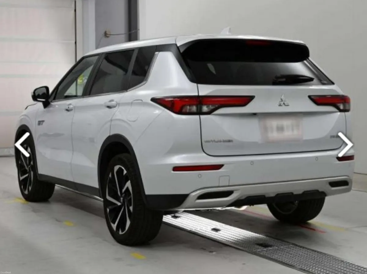 2023 Mitsubishi Outlander 2.4 Plug in hybrid - Image 6