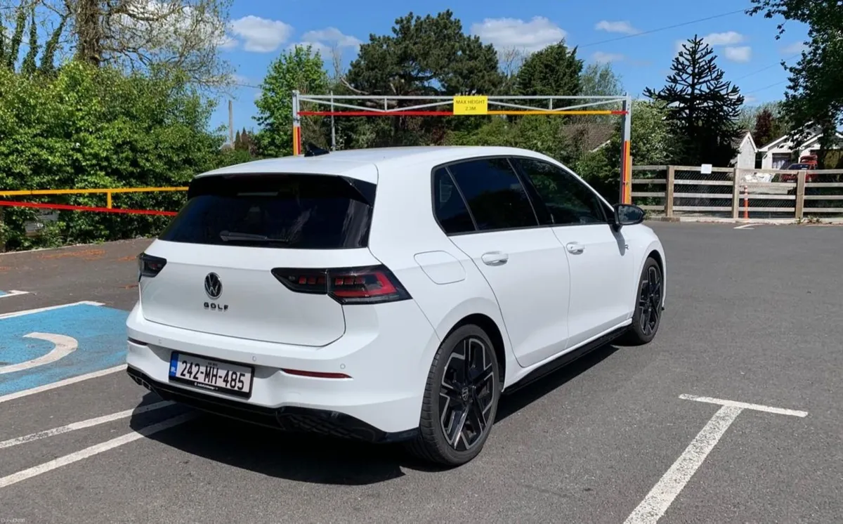 242 VW Golf R-Line 1.5 TSI 150HP - High Spec - Image 3
